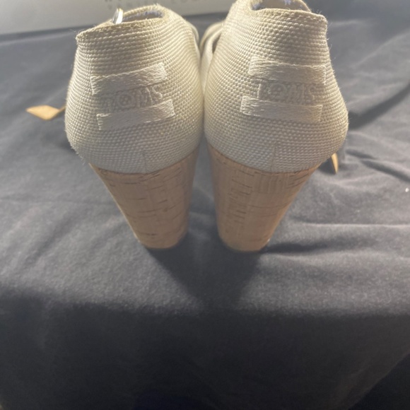 Tom Wedges - Picture 4 of 12